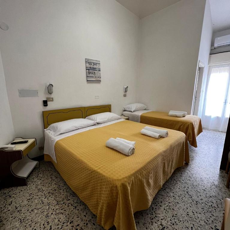 Hotel Till - Camera Tripla Superior - 1