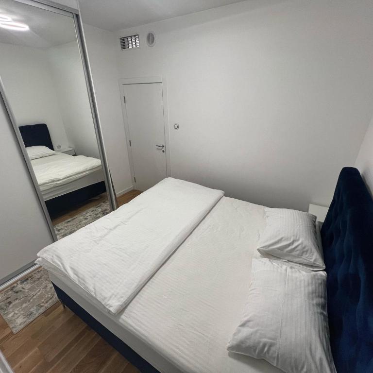 Humland - One-Bedroom Apartment - 9