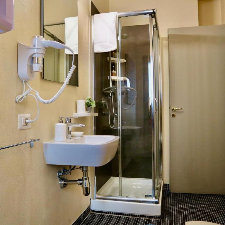 GUEST HOUSE SONNINO 37 Cagliari - Camera Familiare Superior - 9