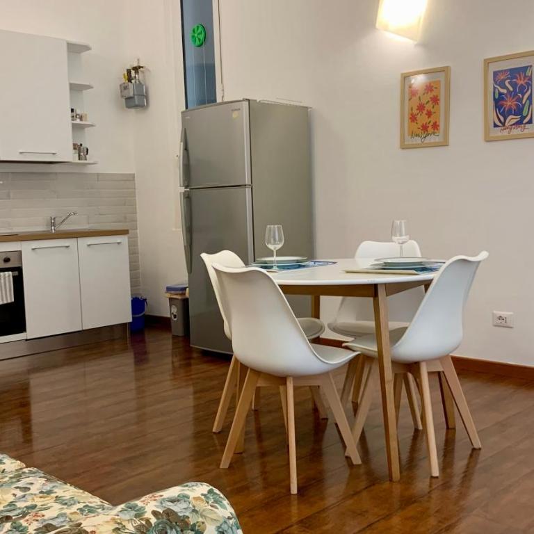 Mary Shelley - elegant 2 bedrooms with balcony - Two-Bedroom Apartment - 8