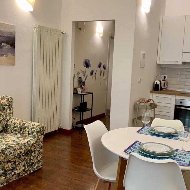 Mary Shelley - elegant 2 bedrooms with balcony - Two-Bedroom Apartment - 2
