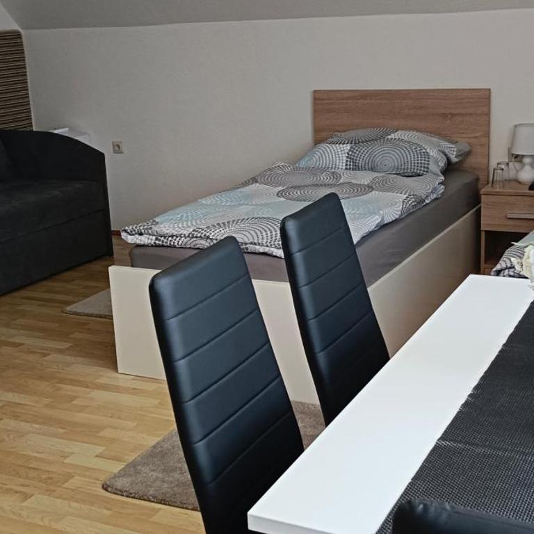 Ring Gästehaus - Doppelzimmer mit eigenem externen Bad - 14