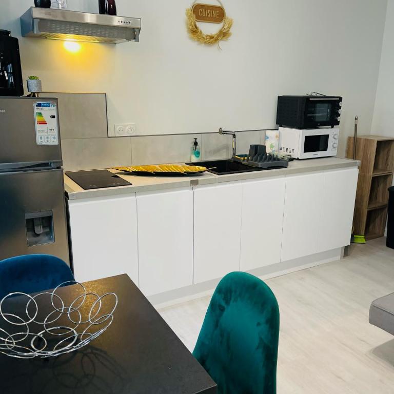 LE CAUBOUS Plein centre Appartement calme avec chambre et cuisine équipée - Studio Double Deluxe - 2
