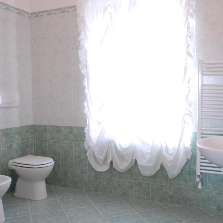 Villa Caramia - Camera Matrimoniale/Doppia con Letti Singoli con Bagno - 20