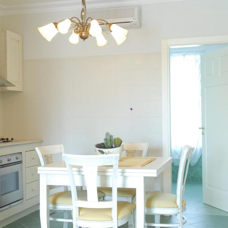 Villa Caramia - Camera Matrimoniale/Doppia con Letti Singoli con Bagno - 21