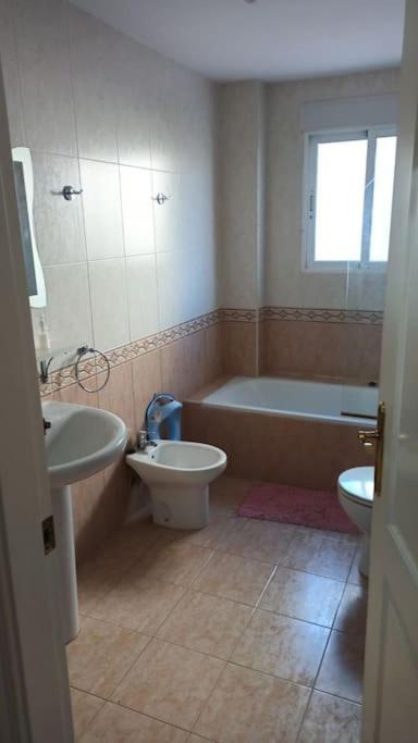 Casa Los Olivos, villa with a pool - Three-Bedroom Villa - 12