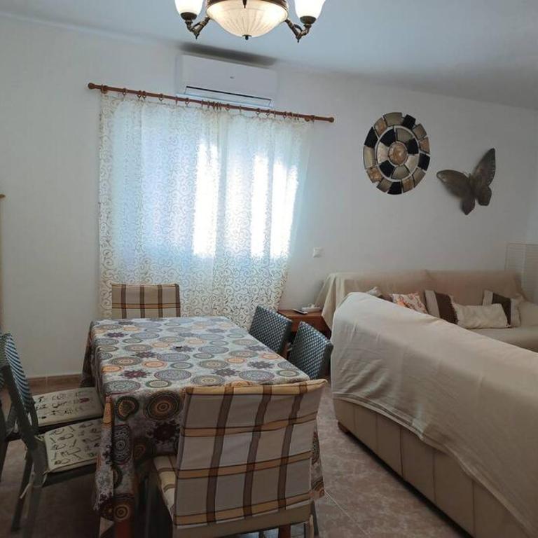 Casa Los Olivos, villa with a pool - Three-Bedroom Villa - 32