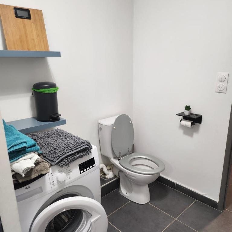 Proche Avignon centre, jardin & climatisation 4pers - Apartment with Garden View - 10