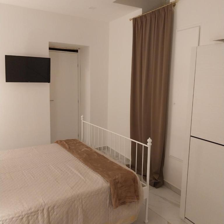 Quartieri Spagnoli Rooms - Camera Quadrupla Standard - 5
