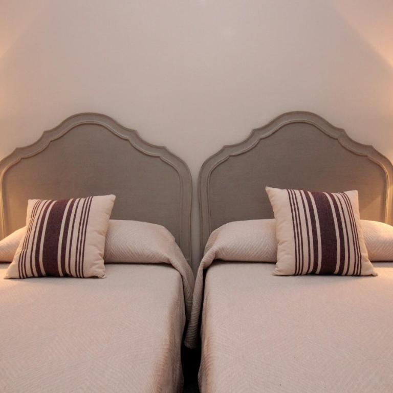 Hotel Maestranza - Habitación Triple Confort con ducha - 3
