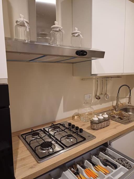 Antonella Luxury Suite - Three-Bedroom Apartment - 10