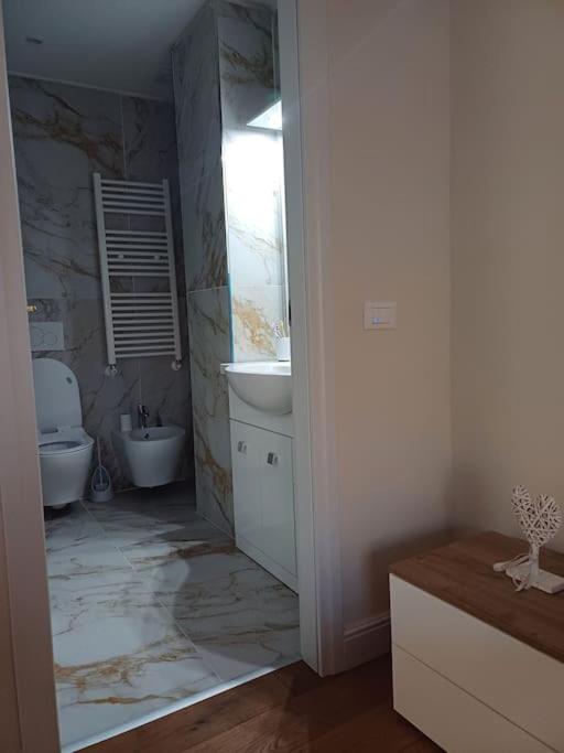 Antonella Luxury Suite - Three-Bedroom Apartment - 16