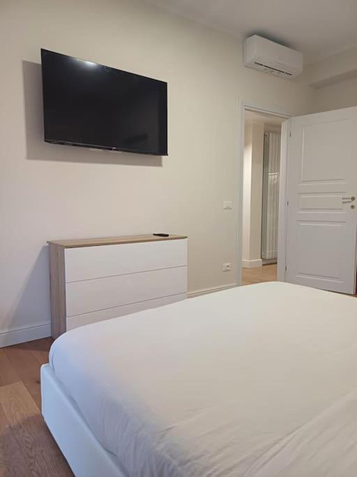 Antonella Luxury Suite - Three-Bedroom Apartment - 18