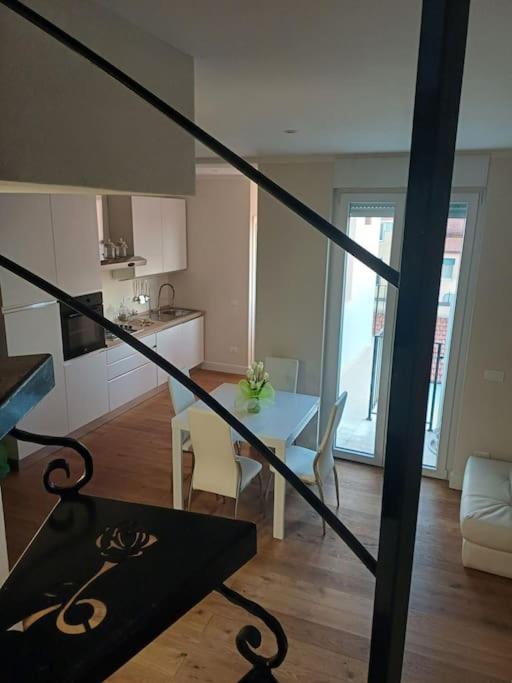 Antonella Luxury Suite - Three-Bedroom Apartment - 21
