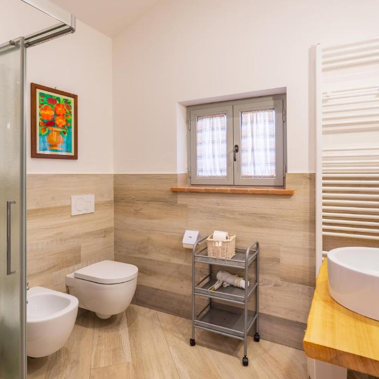 Agriturismo Fattoria Podere Peciano - Camera Tripla con Bagno Privato - 27