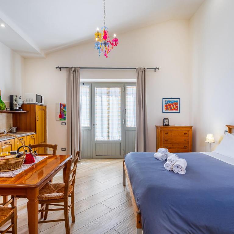 Agriturismo Fattoria Podere Peciano - Camera Quadrupla con Bagno Privato - 27