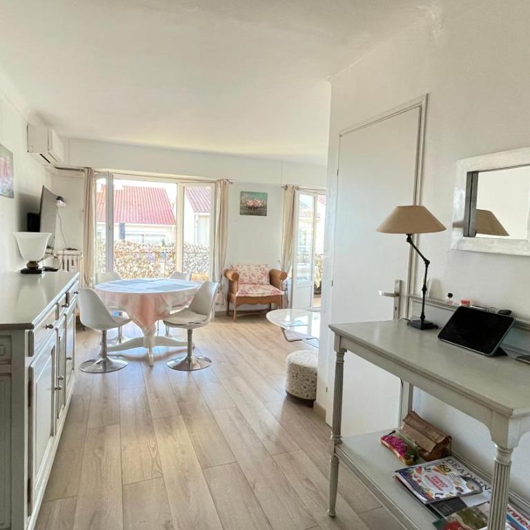Comfortable and modern two bedroom - Appartement - 1