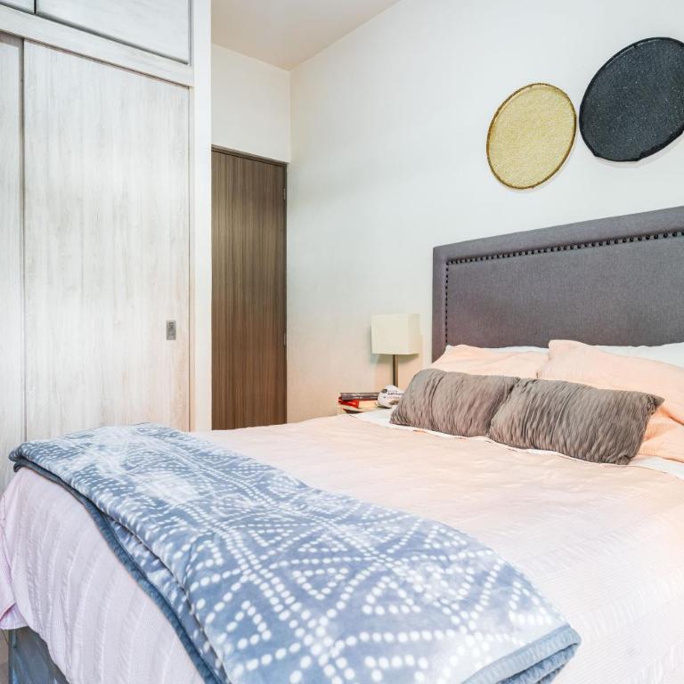 Casa Angel Dorado - Three-Bedroom Apartment - 9