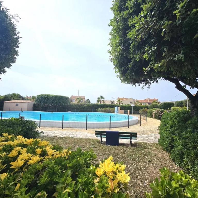 la brise du Brusc - Two-Bedroom Apartment - 1