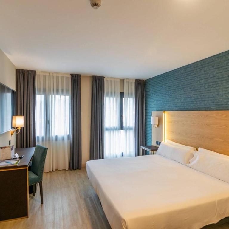 Hotel Zentral Ramiro I Oviedo - Habitación con cama grande - 1