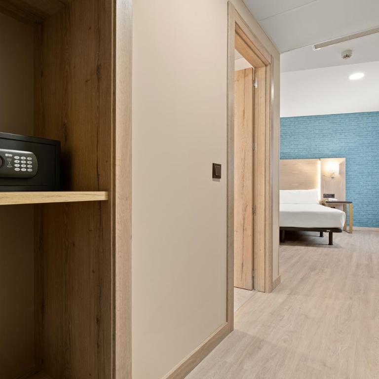 Hotel Zentral Ramiro I Oviedo - Habitación Doble con cama supletoria - 1