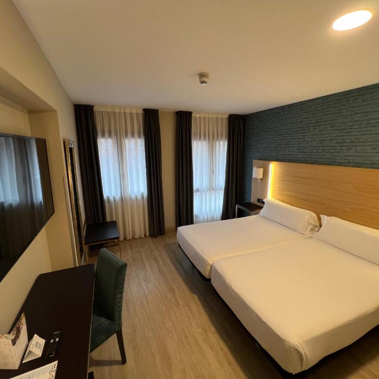 Hotel Zentral Ramiro I Oviedo - Habitación Doble Confort - 1