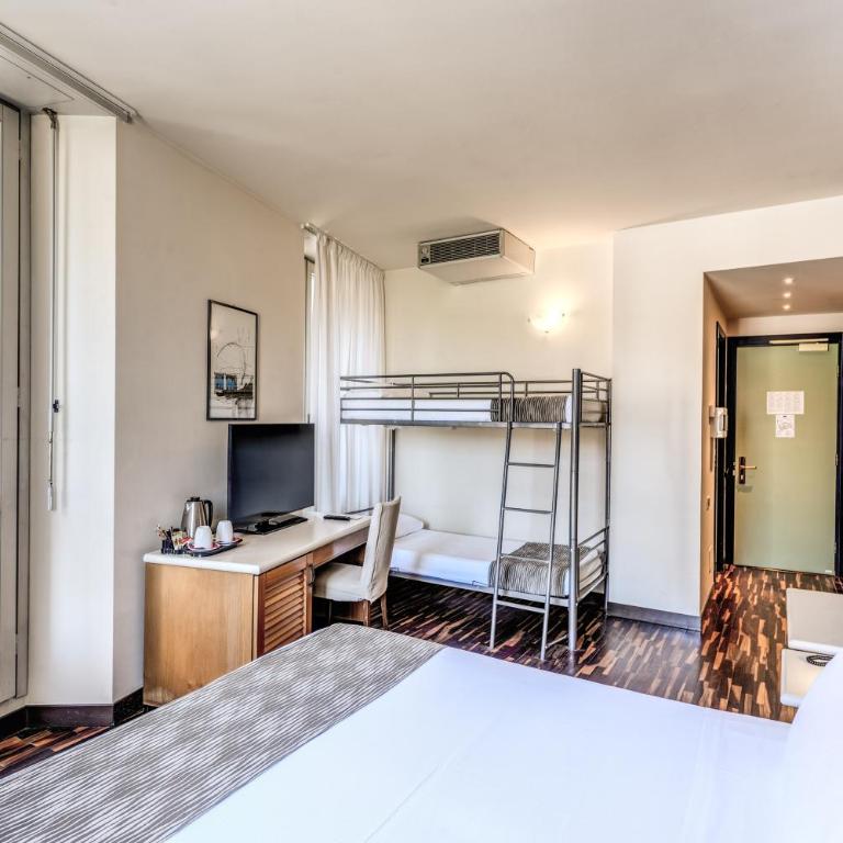 Albergo Firenze - Camera Familiare (2 Adulti + 2 Bambini) - 4