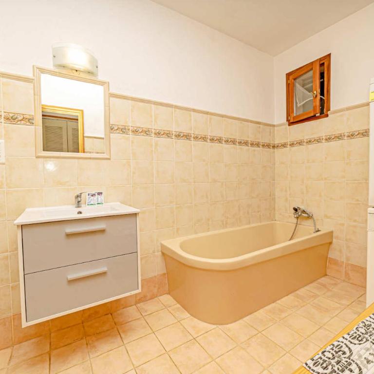 Locations-06 L'Eugénie Gîte pour 8 au calme sur la Côte d'Azur - Appartamento con 2 Camere da Letto - 2