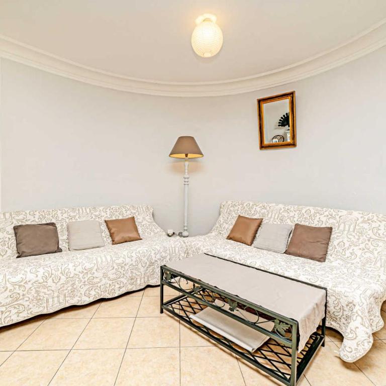 Locations-06 L'Eugénie Gîte pour 8 au calme sur la Côte d'Azur - Appartamento con 2 Camere da Letto - 4