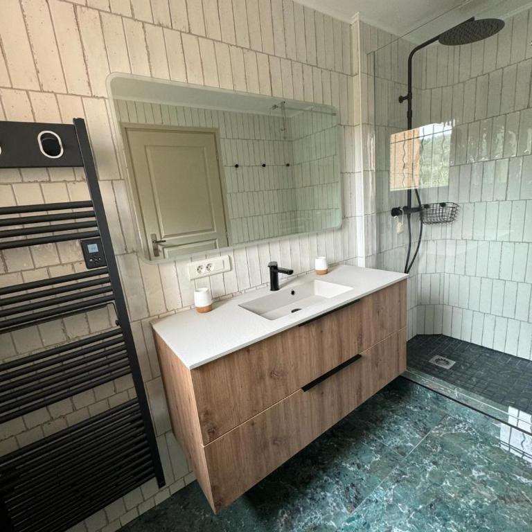 Appartement vue mer en Résidence avec piscine - Maison 4 Chambres - 23