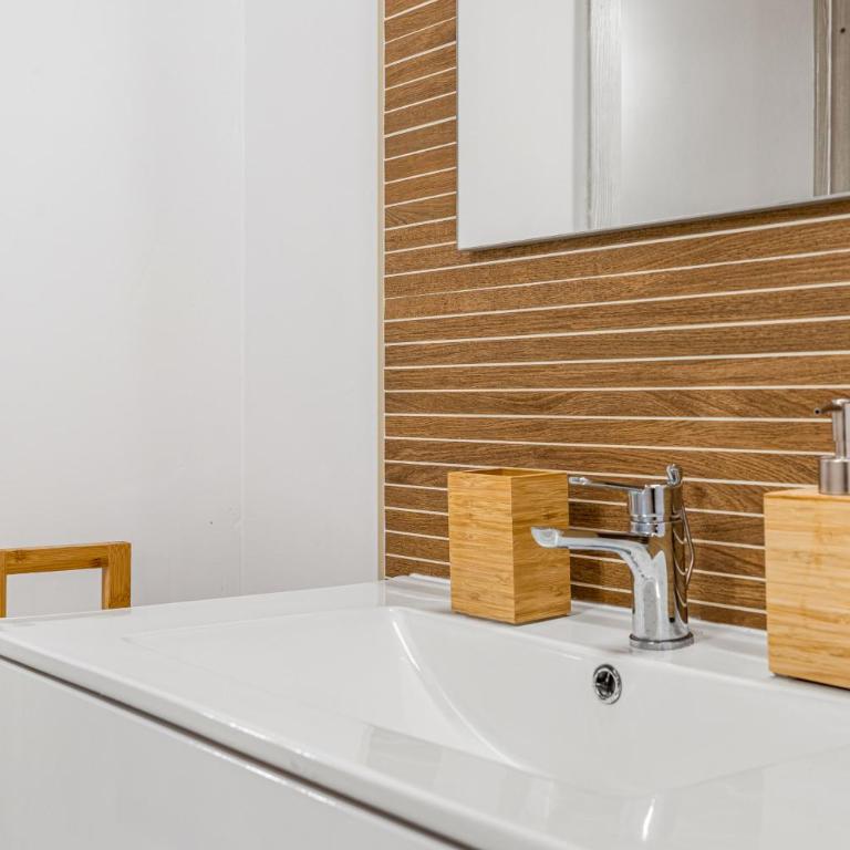 New 2024 Urban 48 - One-Bedroom House - 26