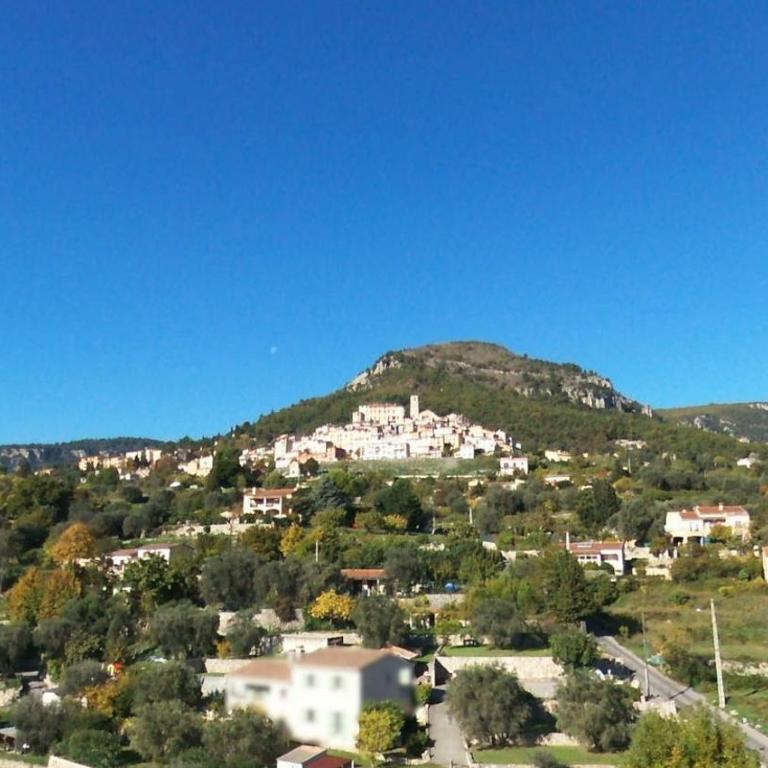 Locations-06 La maison de Noéie rdj pour 6 personnes entre mer et montagne - Appartamento con 2 Camere da Letto - 6