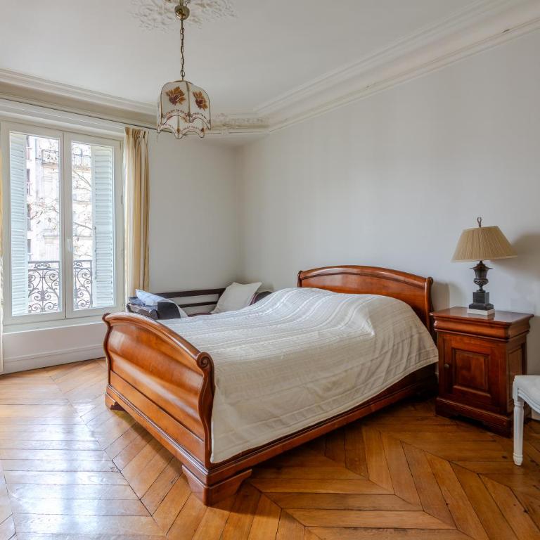 SACRE COEUR Grand Duplex 130 m2 - 4 chambres + double living - Appartement - 6