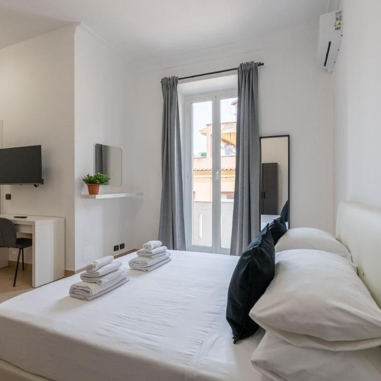 San Giovanni Boutique Suites - Camera Quadrupla con Balcone - 3