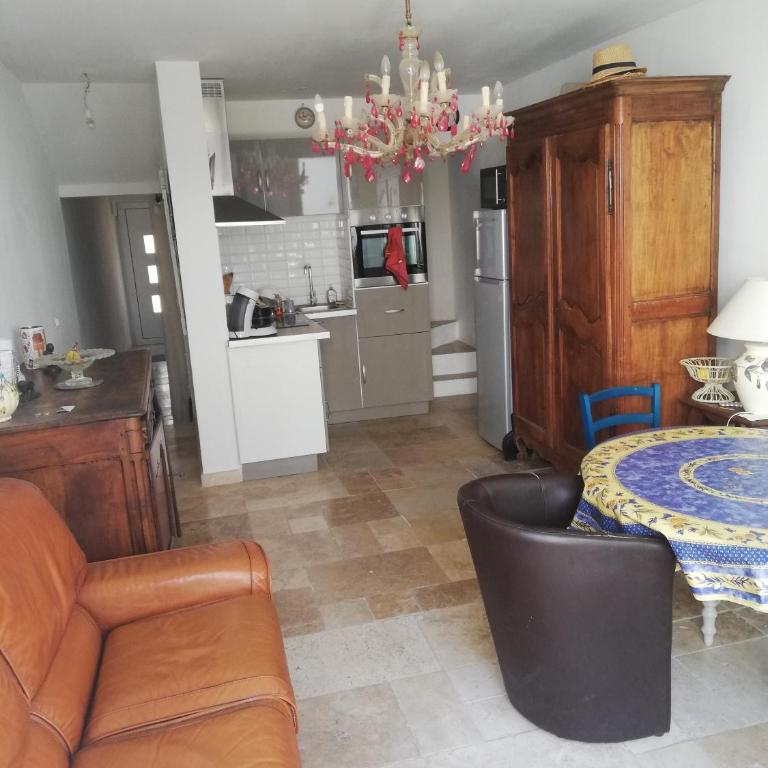 Belle maison de village entièrement climatisée - Maison 3 Chambres - 4