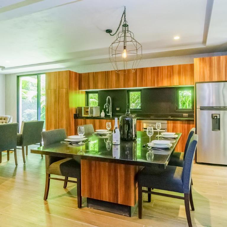 Luxurious Oasis Jacuzzi with Art Gallery and Pool - Apartamento - 3