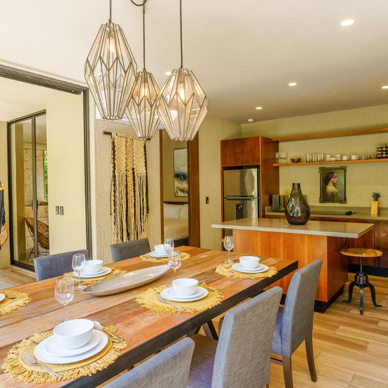 Luxurious Oasis Jacuzzi with Art Gallery and Pool - Apartamento Superior - 16