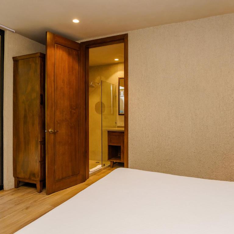 Luxurious Oasis Jacuzzi with Art Gallery and Pool - Apartamento Superior - 11
