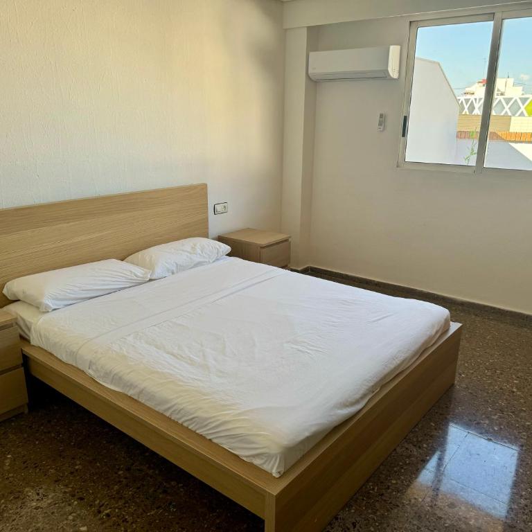 Your Long Stay Attic Home in Valencia - Two-Bedroom Apartment - 2