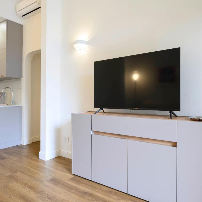 Hidden Gem with Private Garden - Appartamento con 2 Camere da Letto - 2