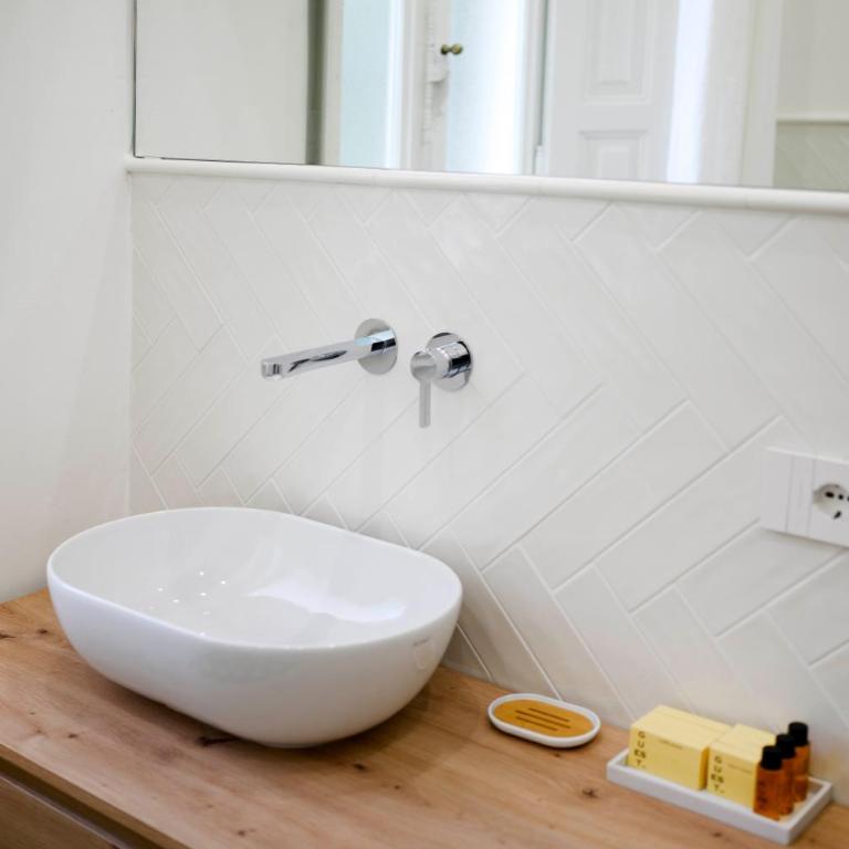 Hidden Gem with Private Garden - Appartamento con 2 Camere da Letto - 8