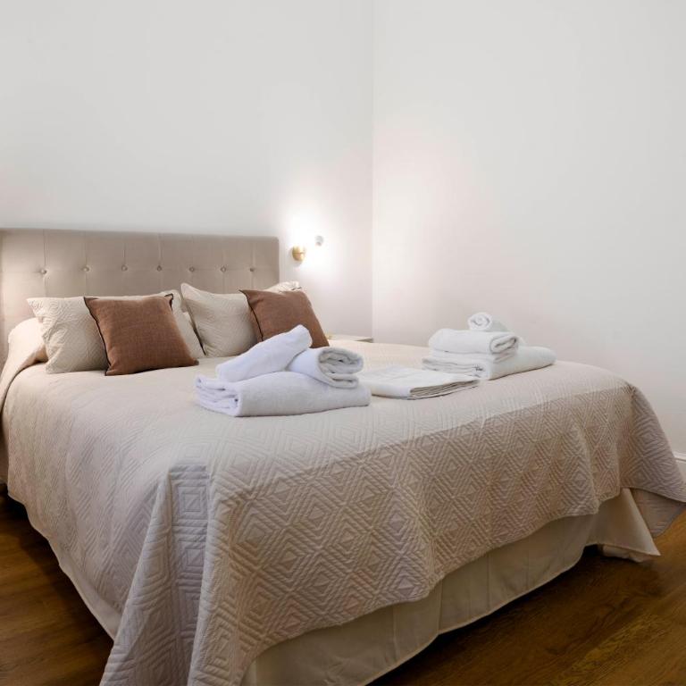 Hidden Gem with Private Garden - Appartamento con 2 Camere da Letto - 30