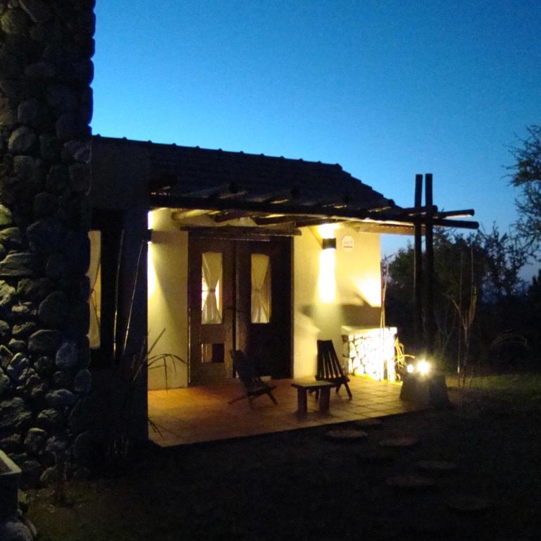 Cabañas Cerros del Sol - Estudio con vistas al jardín - 8