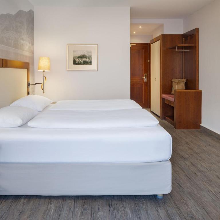 Arabella Jagdhof Resort am Fuschlsee, a Tribute Portfolio Hotel - Comfort-Zimmer mit Kingsize-Bett und Gartenblick - 2