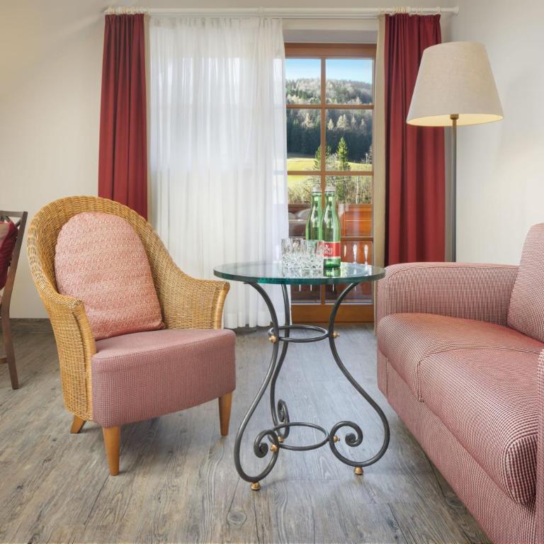 Arabella Jagdhof Resort am Fuschlsee, a Tribute Portfolio Hotel - Grand Deluxe Zimmer mit Kingsize-Bett und Gartenblick - 4