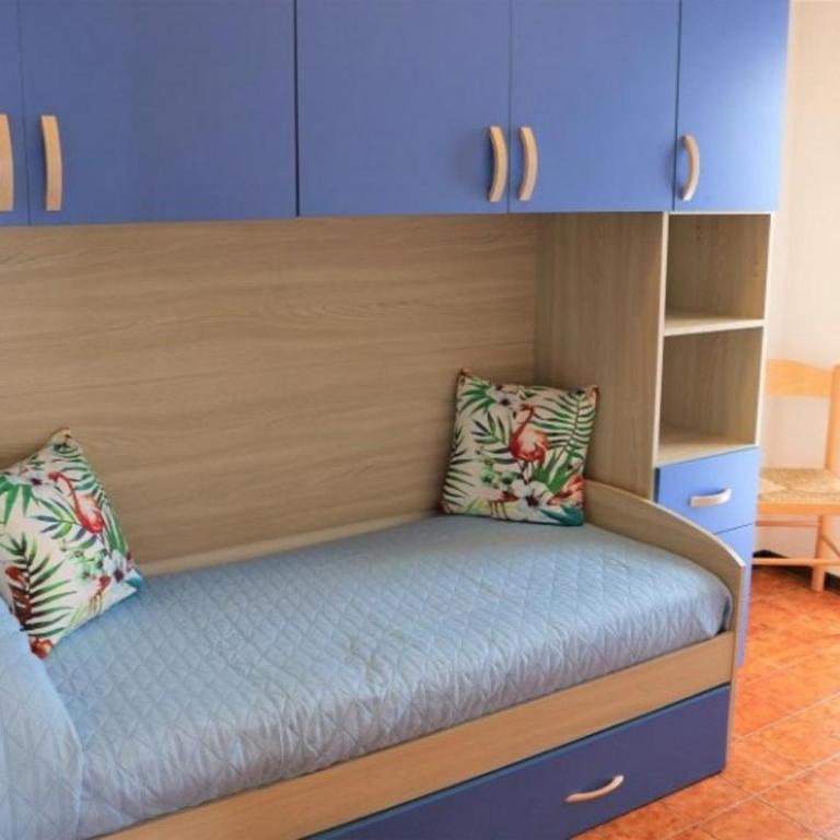 Colorful flat with sea view - Apartment - 4