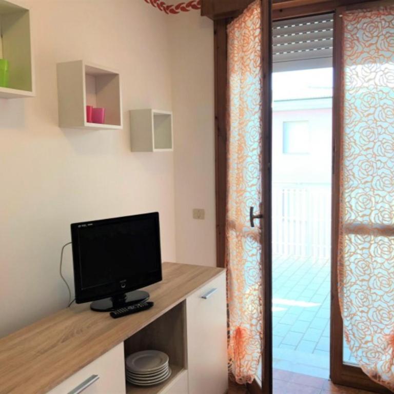 Colorful flat with sea view - Apartment - 8