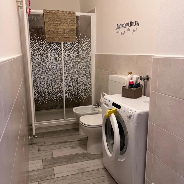 Il Cortile Como Single & Double Room in apartment NO HOTEL - Ampia Camera Matrimoniale - 6