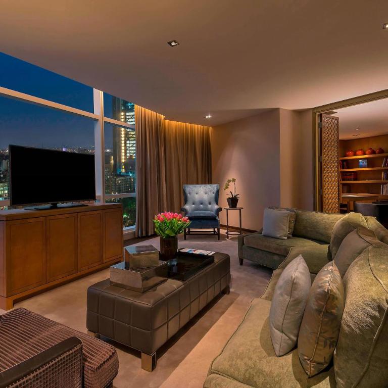 The St. Regis Mexico City - Suite Astor con vistas a la avenida Reforma - Servicio de mayordomo - 1 cama extragrande - 3