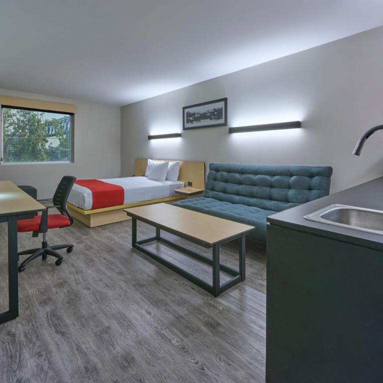 City Express by Marriott Ciudad de Mexico Aeropuerto - Superior Queen Room with Sofa Bed - 1